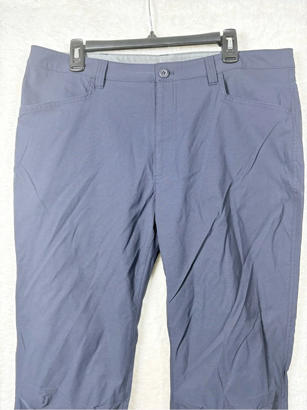 Eddie Bauer Men's Navy Blue pants 38/30 0575